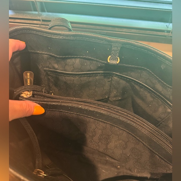 Michael Kors Jet Set Saffiano Leather Tote Bag - Picture 5 of 11